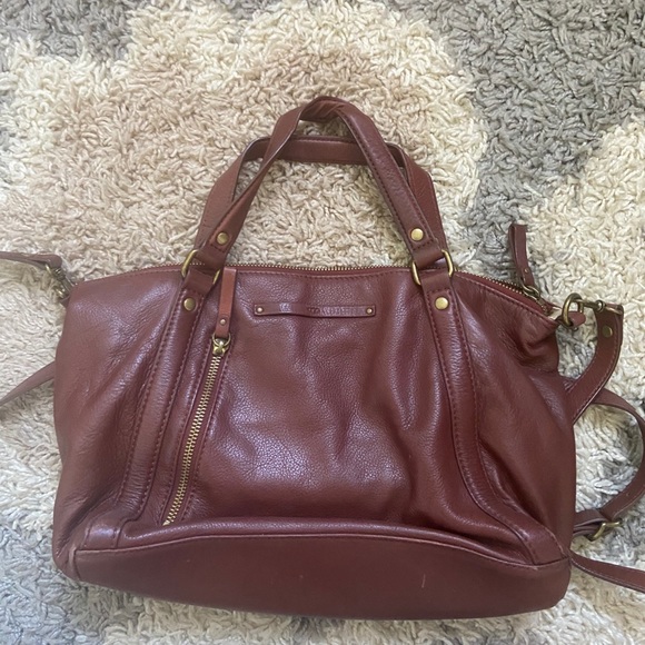 Ugg crossbody purse - Picture 2 of 5